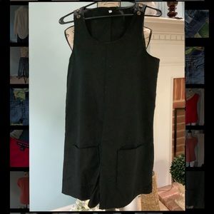 Adorable Black Romper! Button Straps, pockets on front! Like New ⭐️